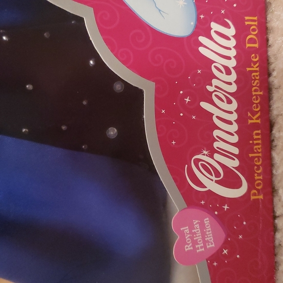 Cinderella porcelain keepsake doll - Picture 3 of 11